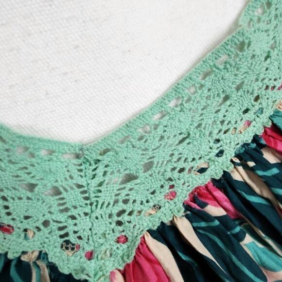 CW Classics Pink and Sea Green Crochet House Dress Large (4706) - Picture 3 of 6